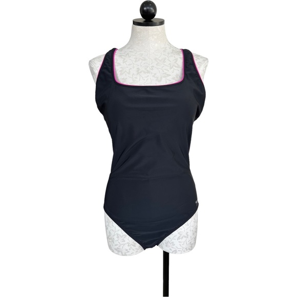 Speedo Ultraback Swimsuit Black with Hot Pink Piping One Piece Racerback Size 18 - Picture 3 of 16